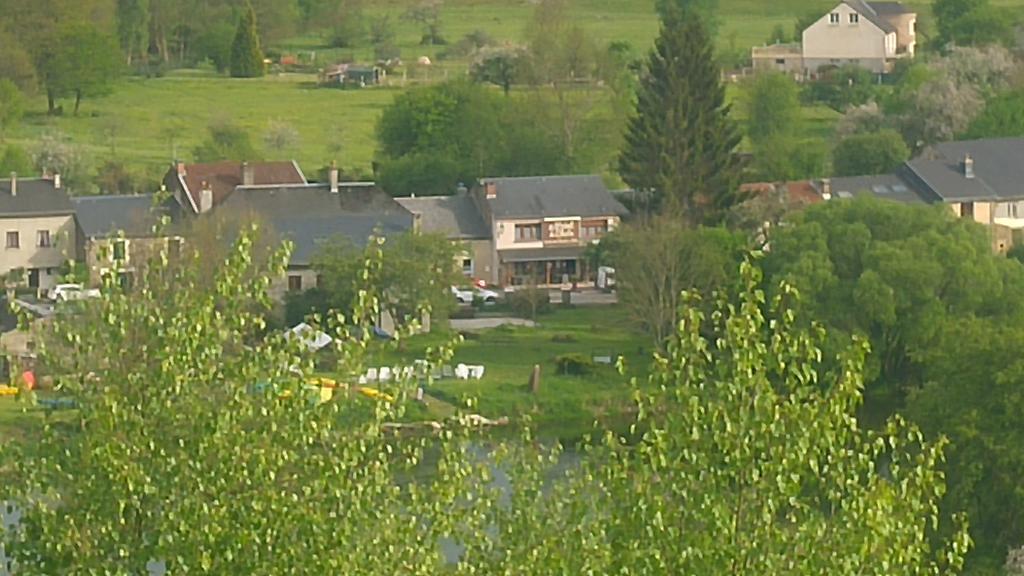 Hotel Le Point De Chute Tournavaux Exterior foto